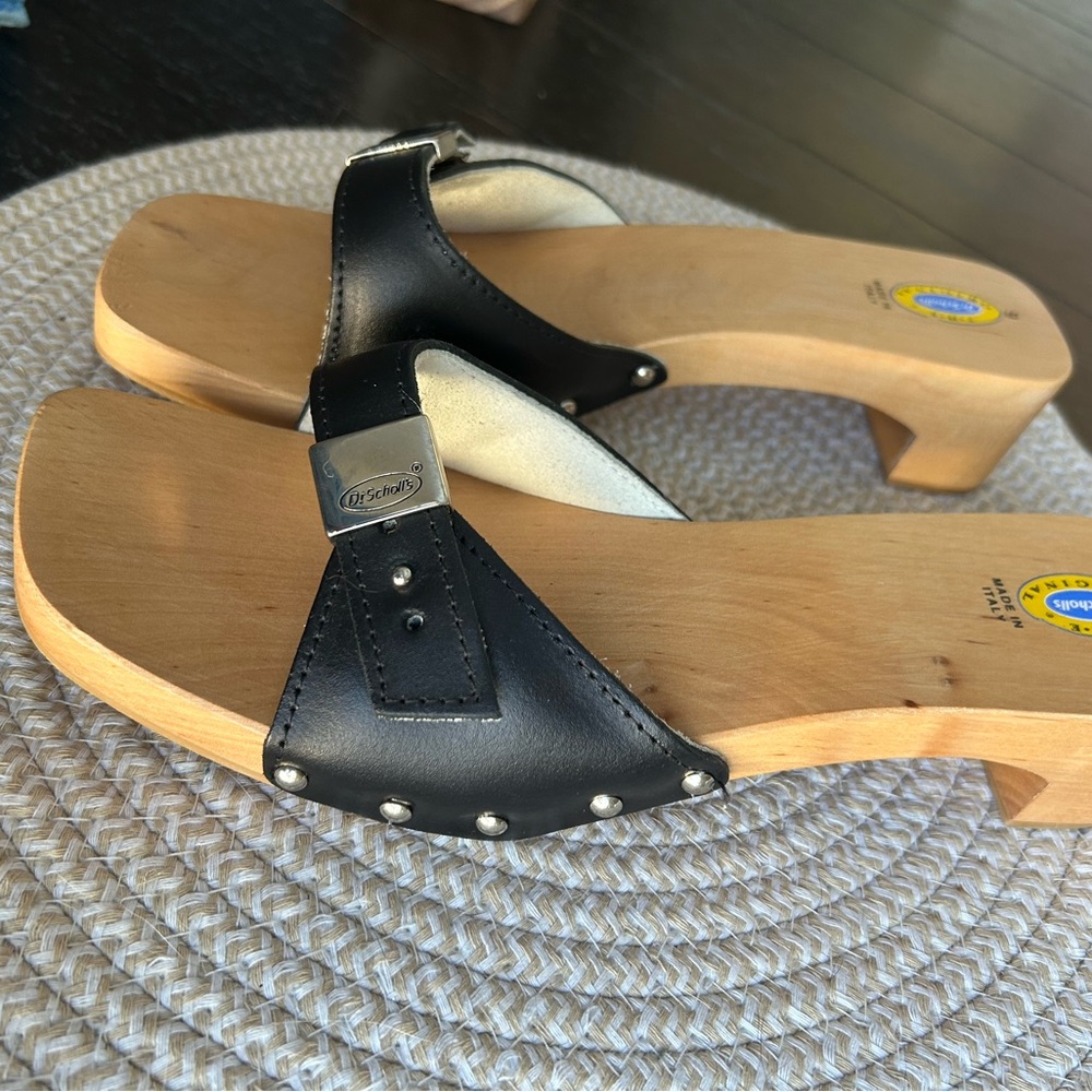 Dr. Scholl's Black Leather Mules with Natural Wood Sole - Picture 4 of 9